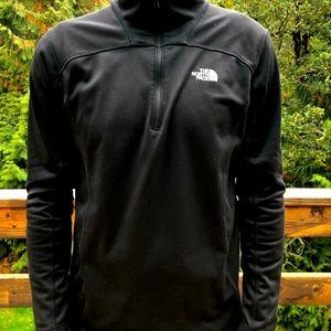 The North Face pullover. Men’s medium. Good condition.